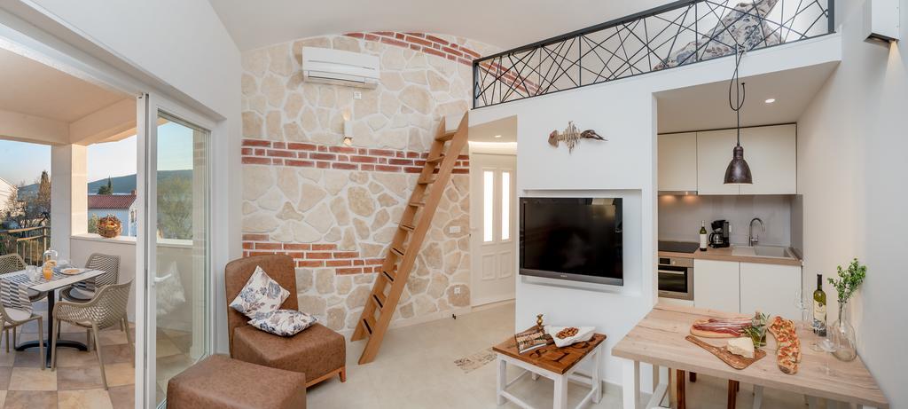 Arka Trogir apartments Seget Vranjica Exteriör bild