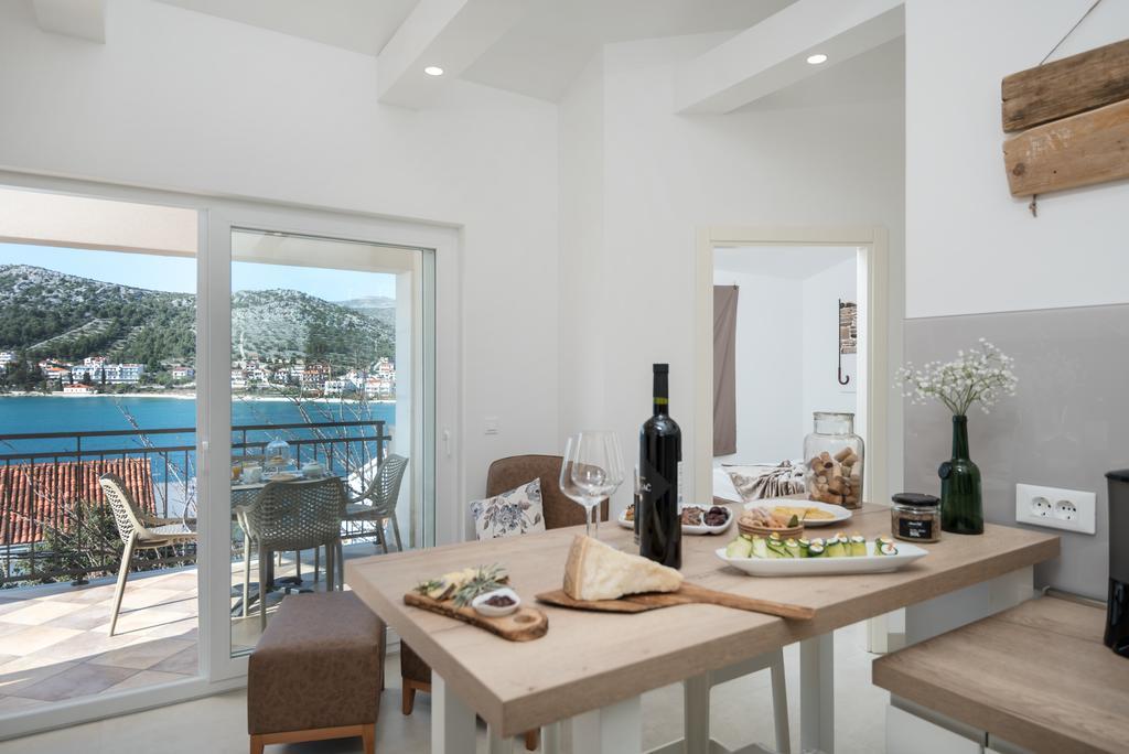 Arka Trogir apartments Seget Vranjica Exteriör bild