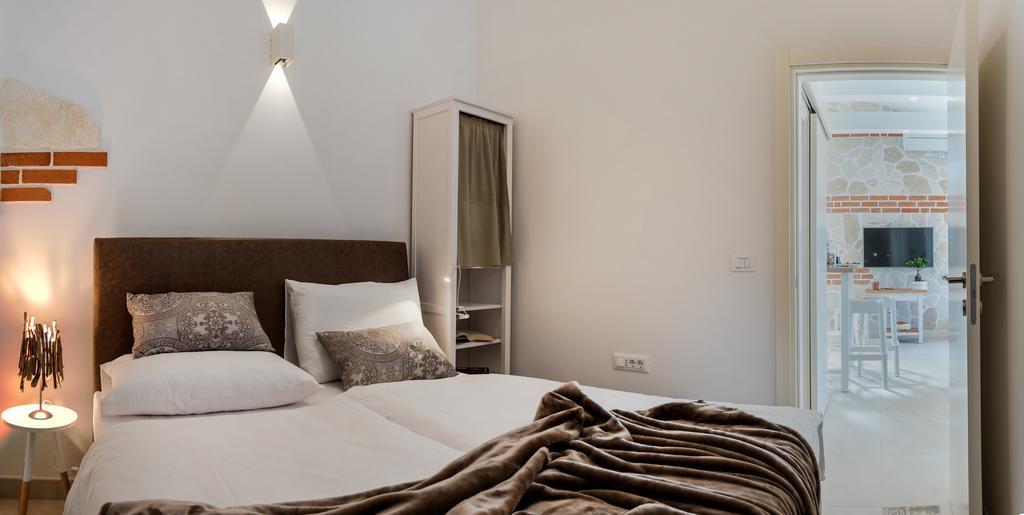 Arka Trogir apartments Seget Vranjica Exteriör bild
