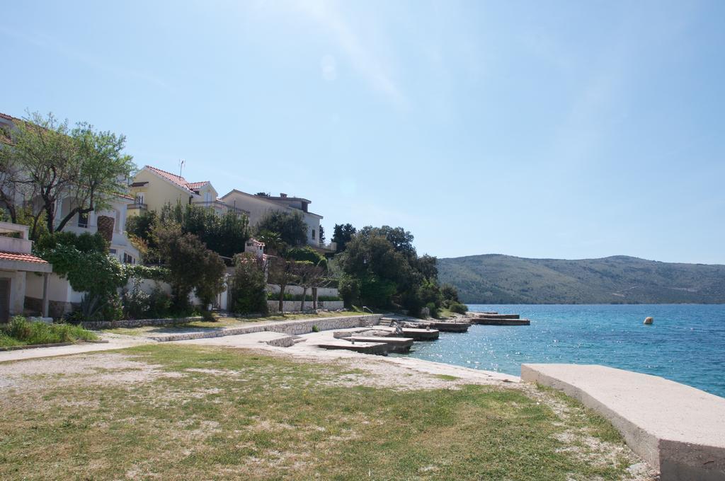 Arka Trogir apartments Seget Vranjica Exteriör bild