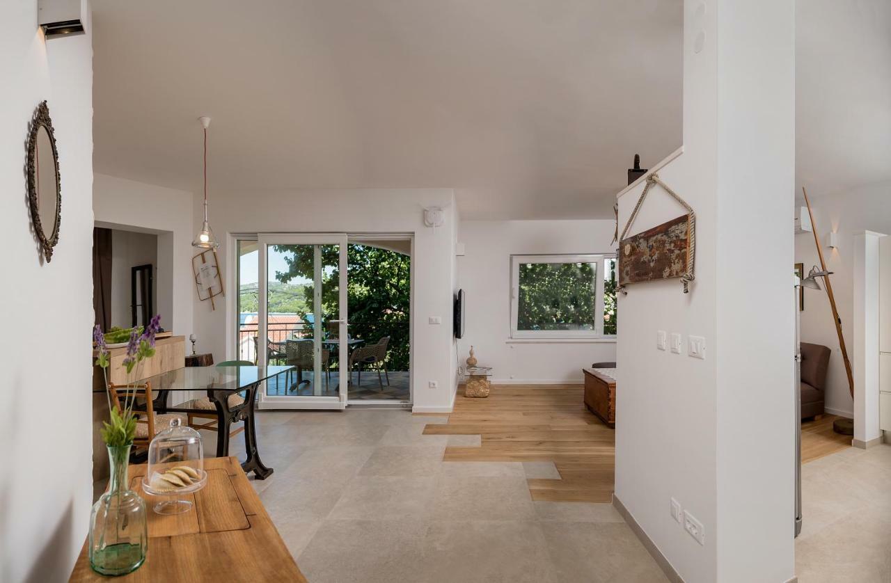 Arka Trogir apartments Seget Vranjica Exteriör bild