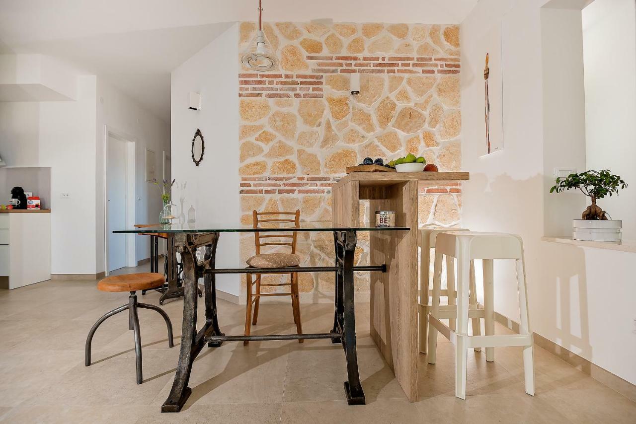 Arka Trogir apartments Seget Vranjica Exteriör bild