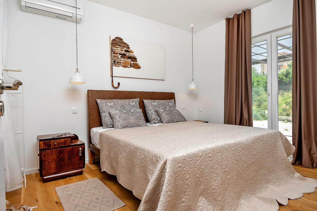 Arka Trogir apartments Seget Vranjica Exteriör bild