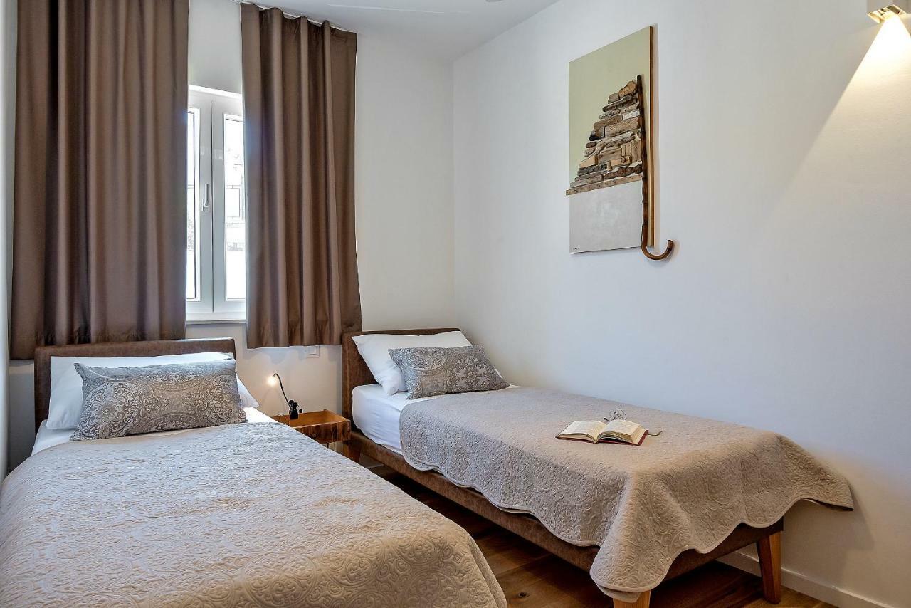 Arka Trogir apartments Seget Vranjica Exteriör bild